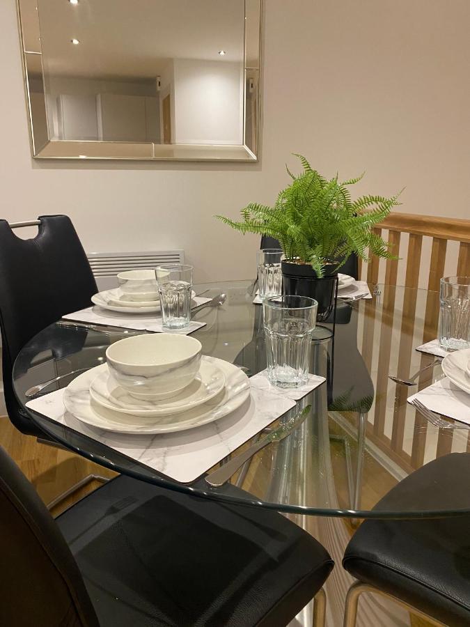 Modern 2 Bed Apartment With Juliet Balcony - Dhb Stays Leeds  Ngoại thất bức ảnh